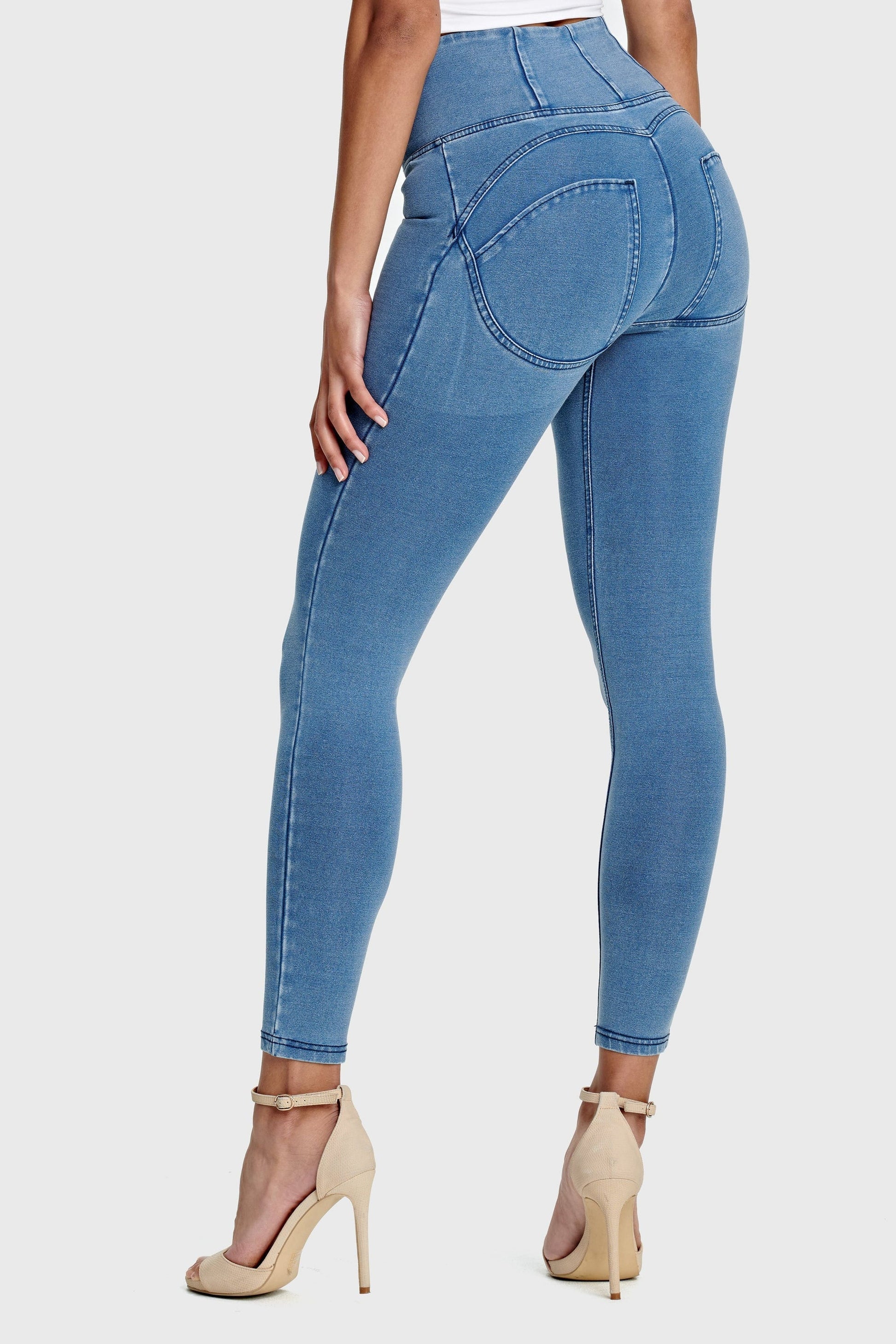 Freddy 7/8 ankle length Light Denim High Waist Zip-Fi&Co Boutique