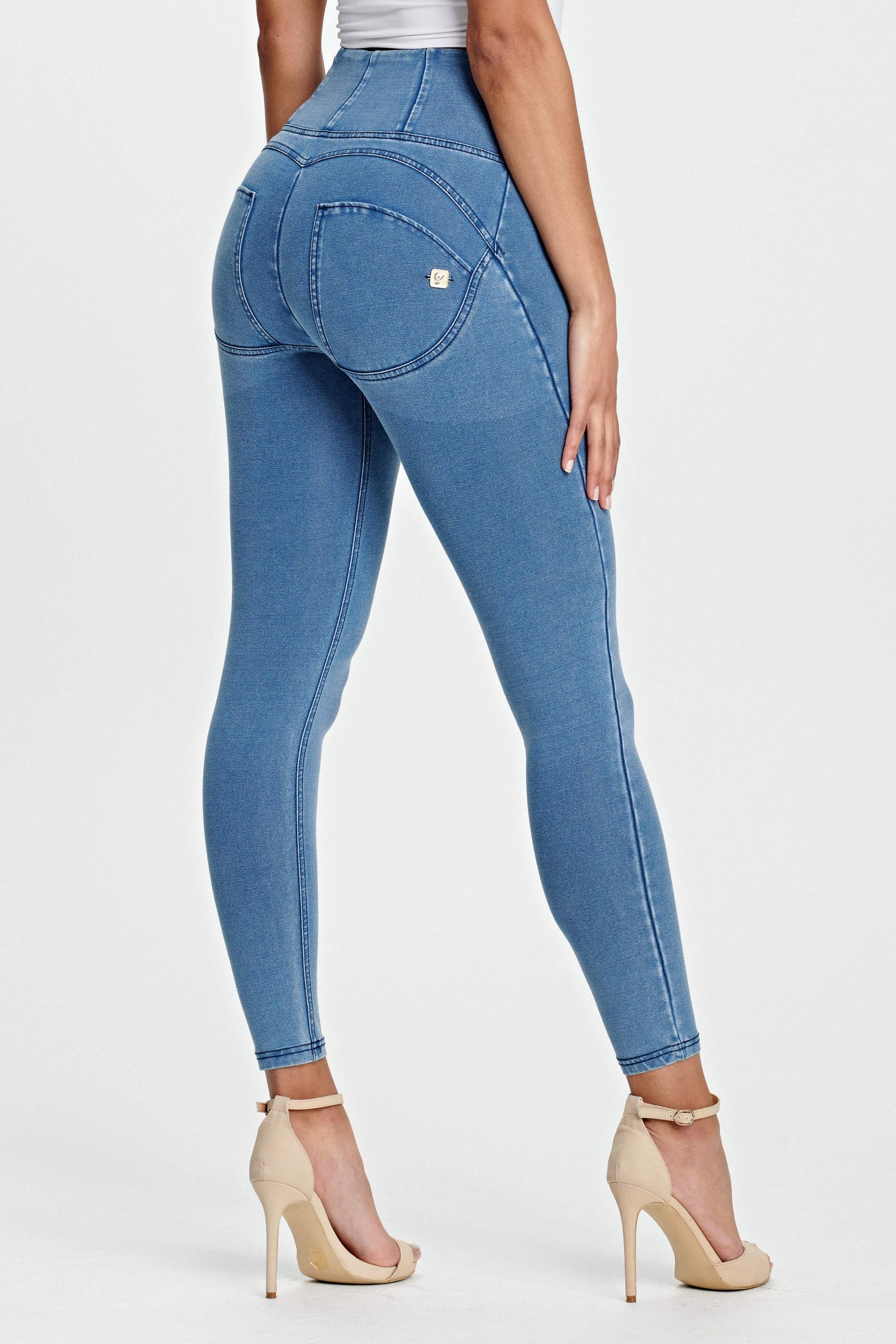 Freddy 7/8 ankle length Light Denim High Waist Zip-Fi&Co Boutique